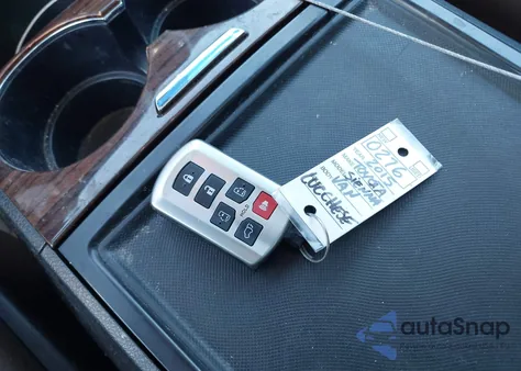 2015 Toyota Sienna Limited Premium 7 Passenger z USA, uszkodzony, nr VIN 5TDDK3DC1FS123460